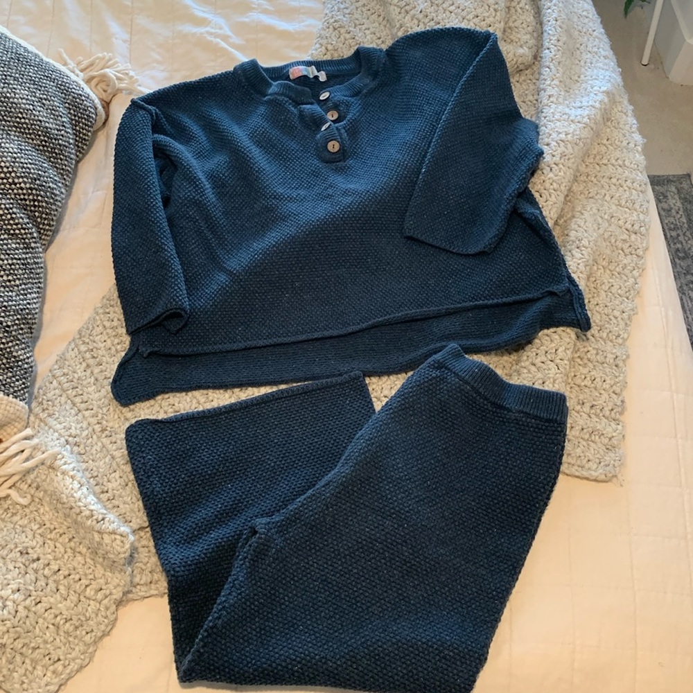Free People beach Hailee sweater set excellent used condition